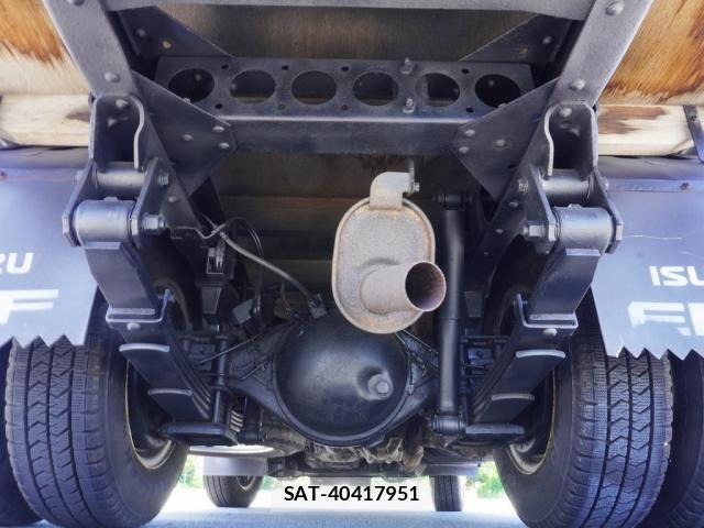 Isuzu ELF TRUCK 2013-07 7454117-5