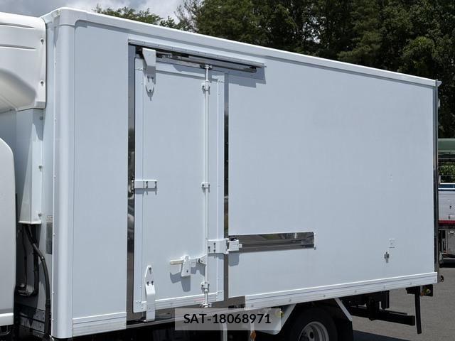 Isuzu ELF TRUCK 2015-05 7454118-9