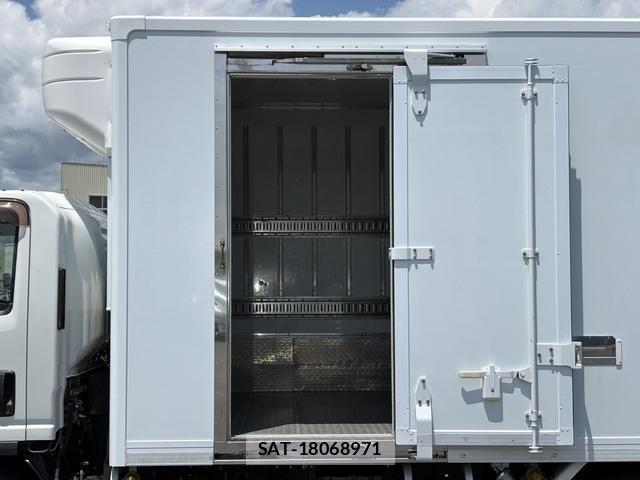 Isuzu ELF TRUCK 2015-05 7454118-11
