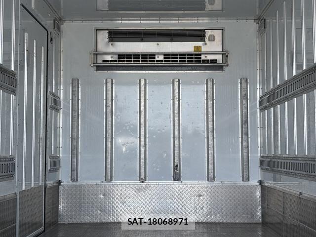 Isuzu ELF TRUCK 2015-05 7454118-23