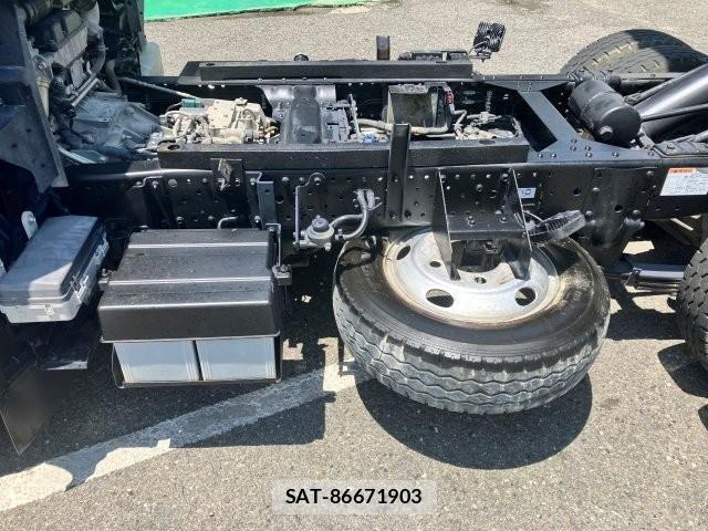 Isuzu ELF TRUCK 2020-02 7454115-23
