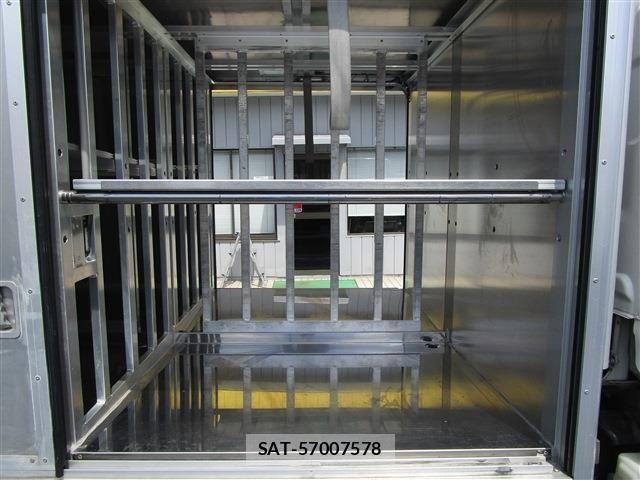 Isuzu ELF TRUCK 2014-04 7454121-25