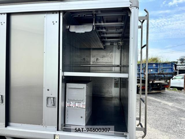 Isuzu ELF TRUCK 2017-10 7454125-10