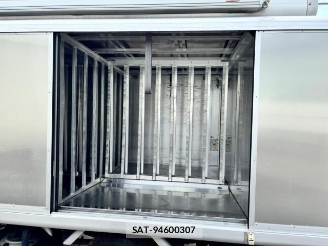 Isuzu ELF TRUCK 2017-10 7454125-12