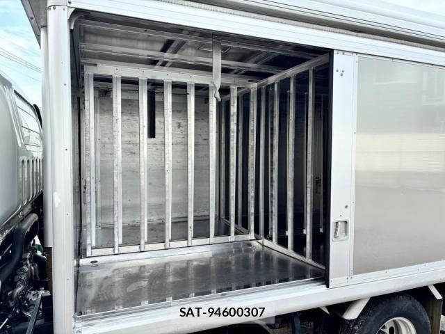 Isuzu ELF TRUCK 2017-10 7454125-13