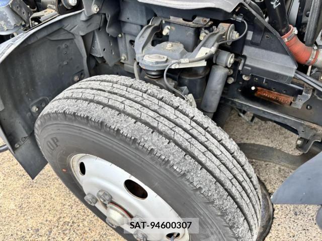 Isuzu ELF TRUCK 2017-10 7454125-26