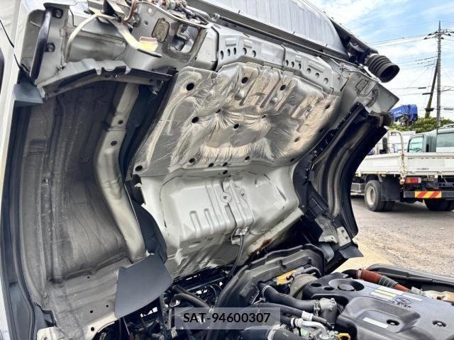 Isuzu ELF TRUCK 2017-10 7454125-29