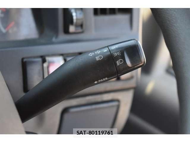 Isuzu ELF TRUCK 2015-03 7454122-15