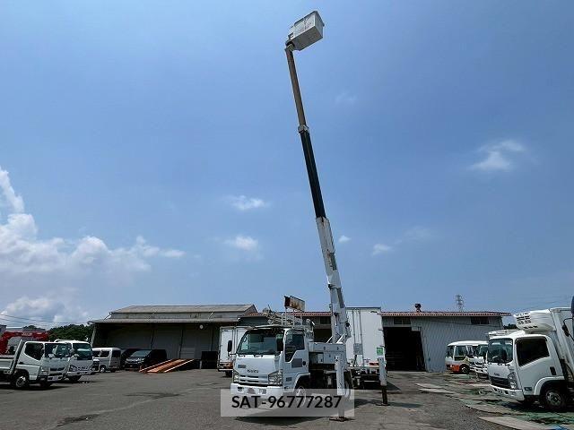 Isuzu ELF TRUCK 2012-08 7500437-10