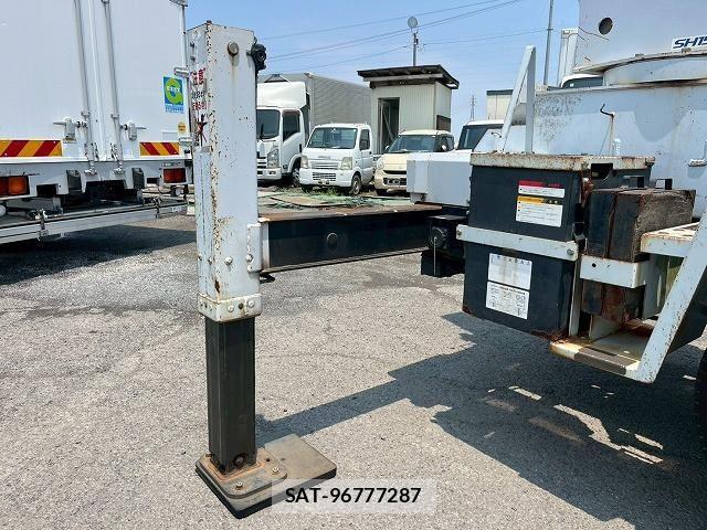 Isuzu ELF TRUCK 2012-08 7500437-13