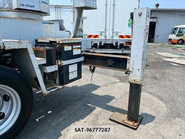 Isuzu ELF TRUCK 2012-08 7500437-14