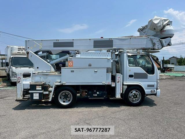Isuzu ELF TRUCK 2012-08 7500437-5