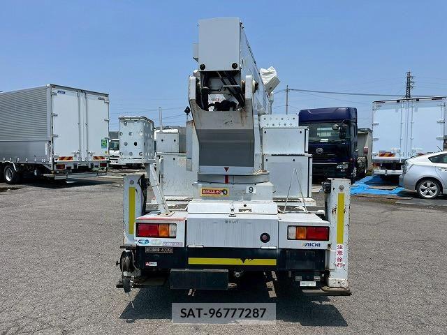 Isuzu ELF TRUCK 2012-08 7500437-7