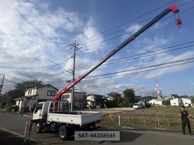 Isuzu ELF TRUCK 2012-02 7500429-13