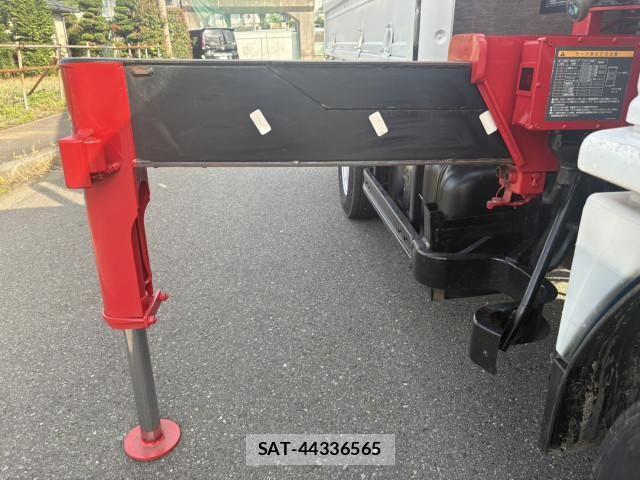 Isuzu ELF TRUCK 2012-02 7500429-15