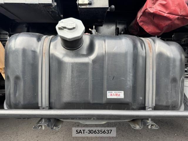Isuzu ELF TRUCK 2018-11 7500412-26