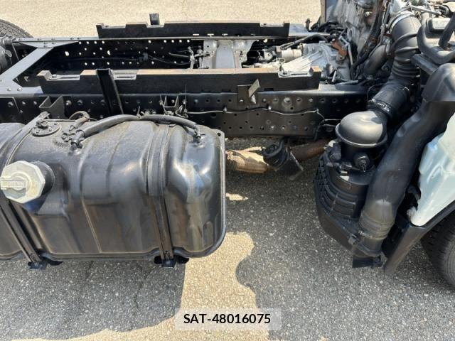 Isuzu ELF TRUCK 2011-11 7500444-18