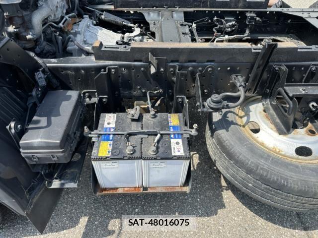 Isuzu ELF TRUCK 2011-11 7500444-21