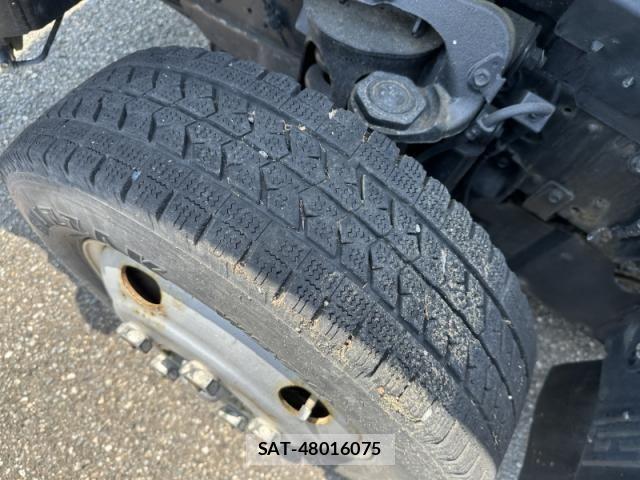 Isuzu ELF TRUCK 2011-11 7500444-26