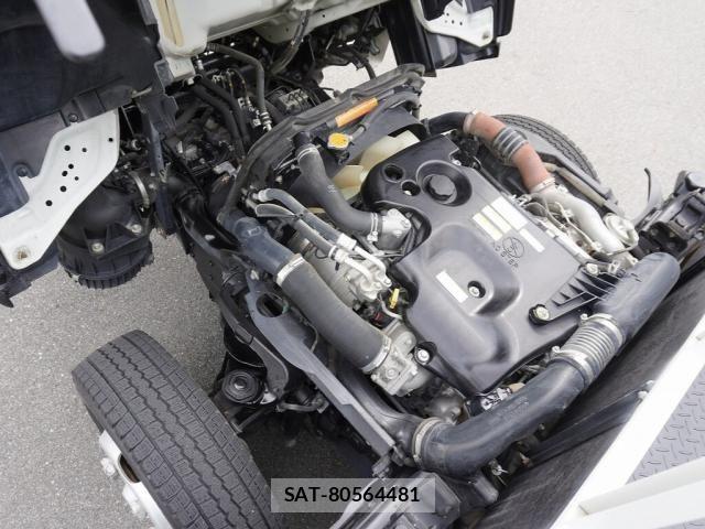 Isuzu ELF TRUCK 2017-04 7508601-12