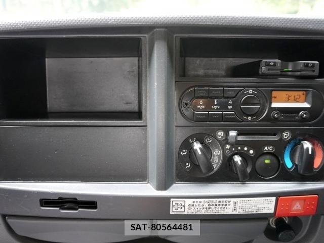 Isuzu ELF TRUCK 2017-04 7508601-22
