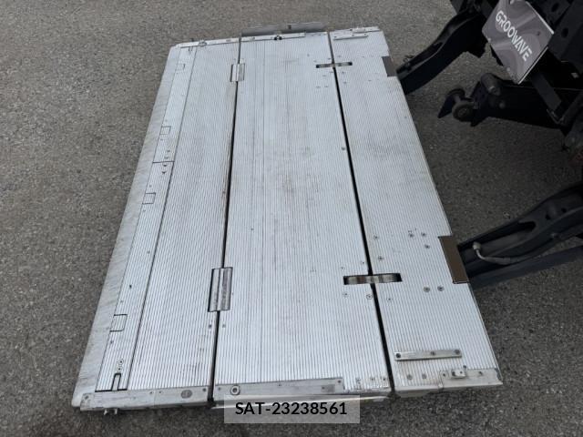 Isuzu ELF TRUCK 2019-03 7500416-11