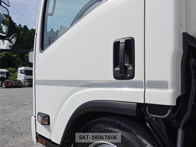 Isuzu ELF TRUCK 2021-02 7500455-13