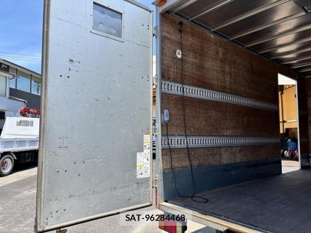 Isuzu ELF TRUCK 2014-03 7500435-12