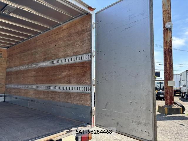 Isuzu ELF TRUCK 2014-03 7500435-13