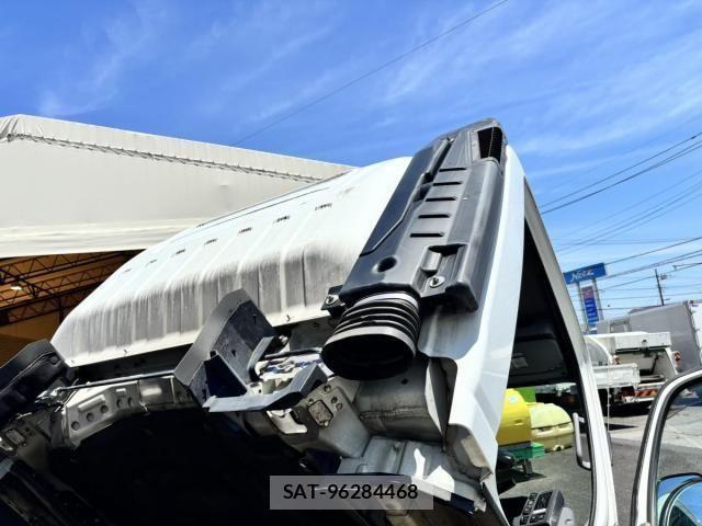 Isuzu ELF TRUCK 2014-03 7500435-25