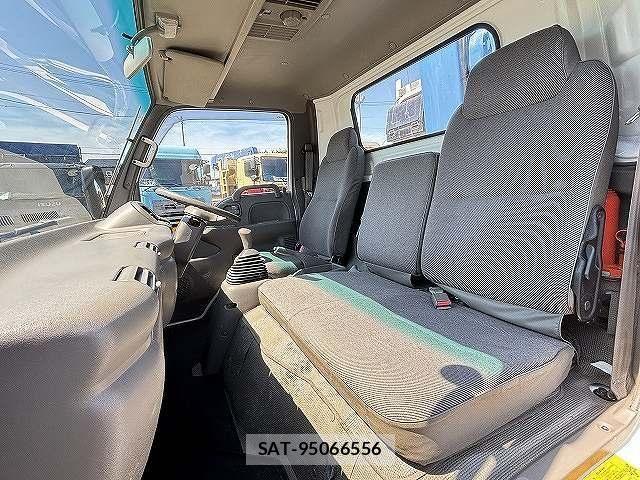 Isuzu ELF TRUCK 1995-04 7500432-13