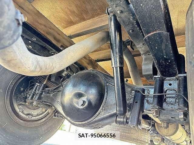 Isuzu ELF TRUCK 1995-04 7500432-18