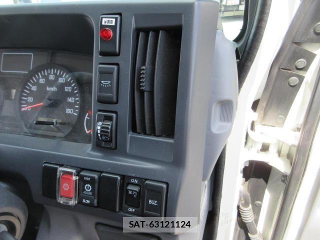 Isuzu ELF TRUCK 2018-06 7500445-10