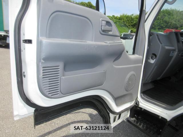 Isuzu ELF TRUCK 2018-06 7500445-16
