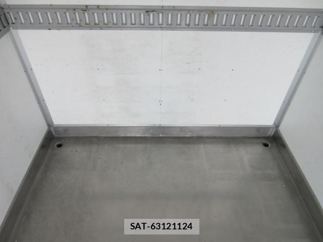 Isuzu ELF TRUCK 2018-06 7500445-25