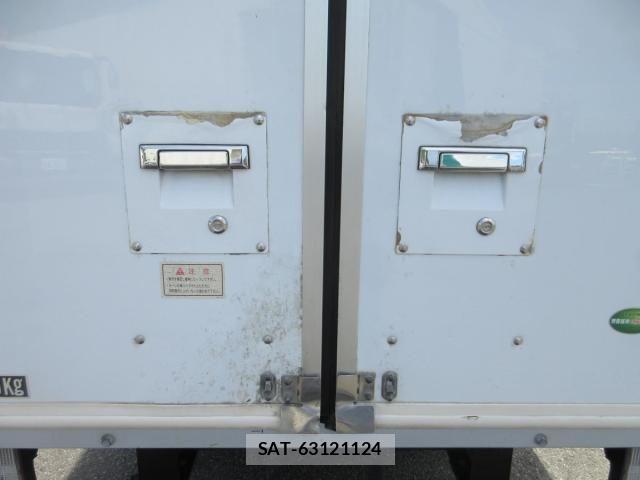 Isuzu ELF TRUCK 2018-06 7500445-28