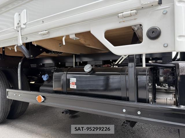 Isuzu ELF TRUCK 2025-02 7500403-12