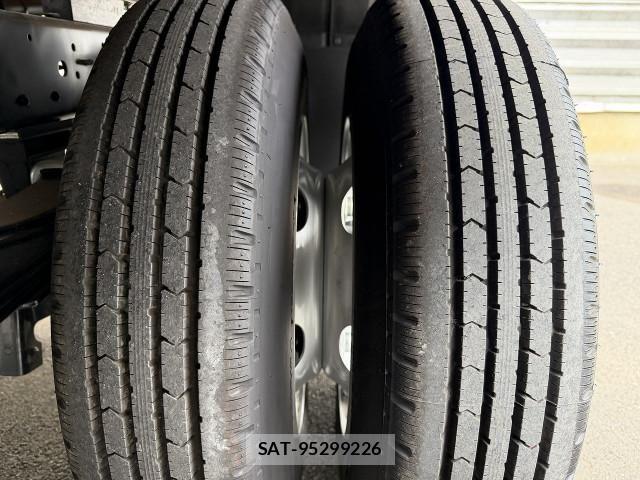 Isuzu ELF TRUCK 2025-02 7500403-15