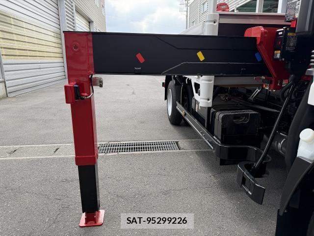 Isuzu ELF TRUCK 2025-02 7500403-26