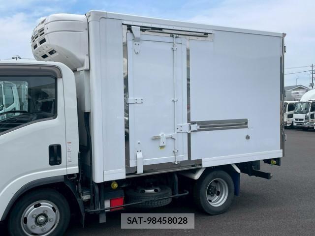 Isuzu ELF TRUCK 2023-03 7500410-7