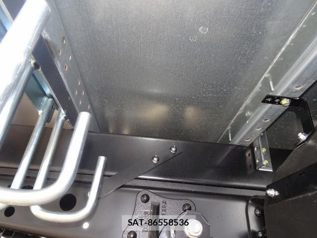 Isuzu ELF TRUCK 2025-04 7508598-11