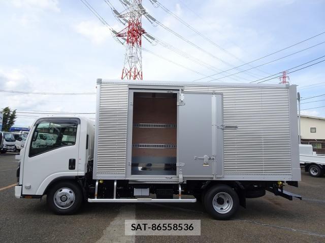 Isuzu ELF TRUCK 2025-04 7508598-3