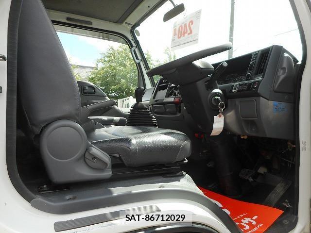 Isuzu ELF TRUCK 2015-10 7500442-12