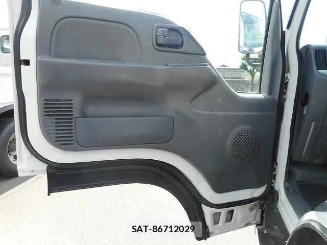 Isuzu ELF TRUCK 2015-10 7500442-16