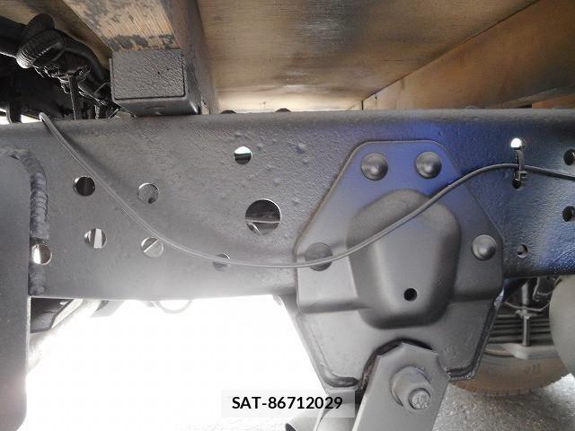 Isuzu ELF TRUCK 2015-10 7500442-22