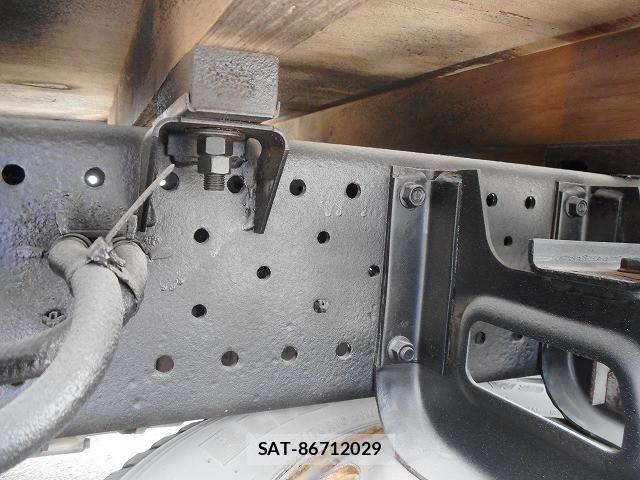 Isuzu ELF TRUCK 2015-10 7500442-24