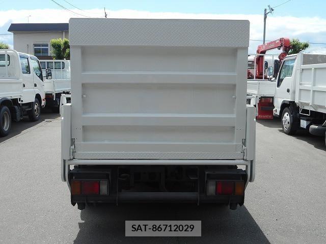 Isuzu ELF TRUCK 2015-10 7500442-5