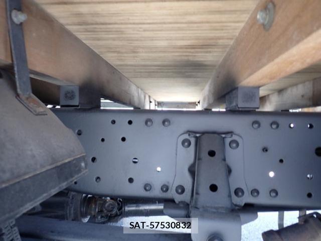 Isuzu ELF TRUCK 2019-02 7500427-22