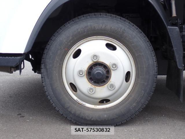 Isuzu ELF TRUCK 2019-02 7500427-28