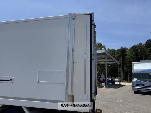 Isuzu ELF TRUCK 2021-03 7500428-16